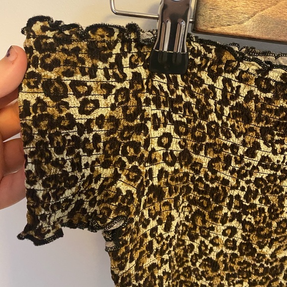 kendall and kylie off shoulder cheetah print top - Picture 3 of 3